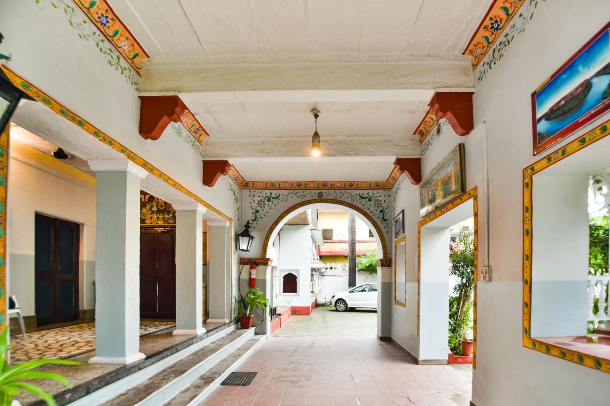Hotel O Raj Kesar Tirath Eksteriør billede